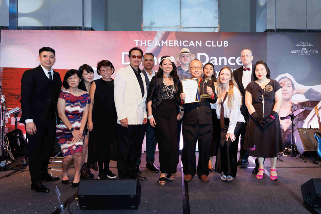 Mr Ho receiving the General Committee’s Award for Service Excellence at the 2023 Employee Dinner & Dance plus Award Ceremony