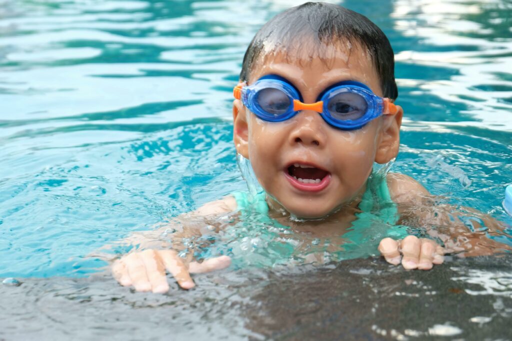 Kids swimming lessons in Singapore